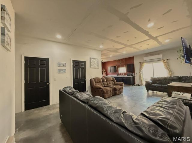 30651 MARIGOLD, Lebanon, MO 65536