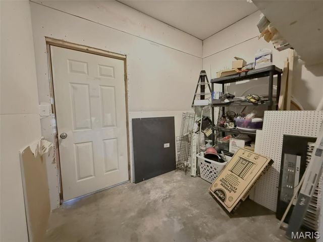 30651 MARIGOLD, Lebanon, MO 65536