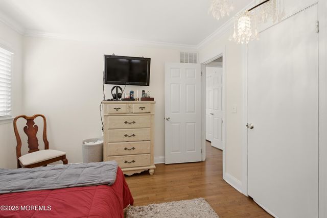 111 Oak Ridge Parkway, Toms River, NJ 08755