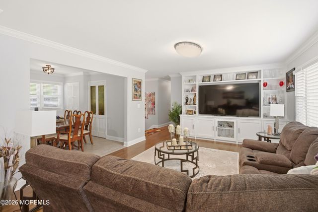 111 Oak Ridge Parkway, Toms River, NJ 08755