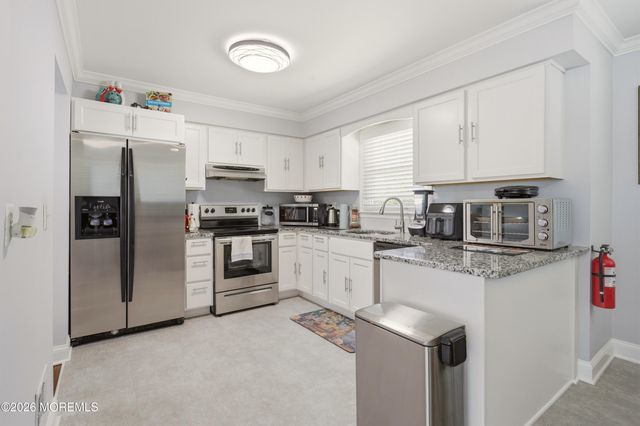 111 Oak Ridge Parkway, Toms River, NJ 08755