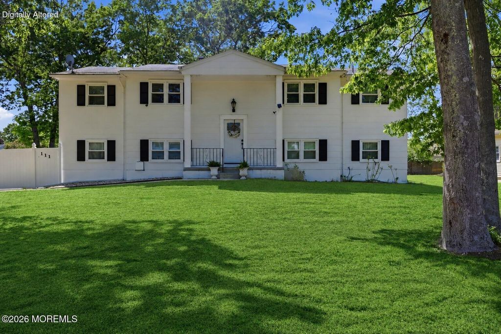 111 Oak Ridge Parkway, Toms River, NJ 08755
