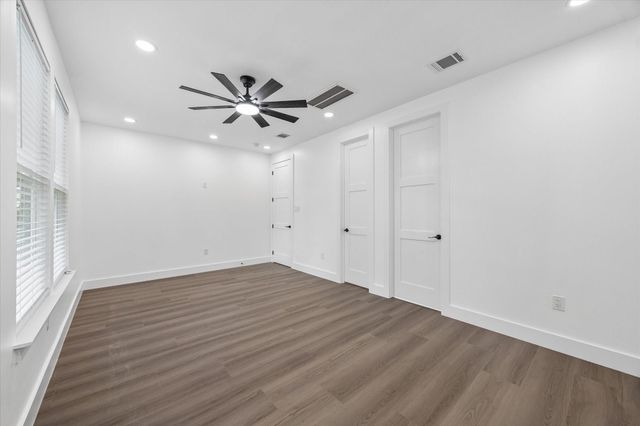 428 Neyland Street, Houston, TX 77022