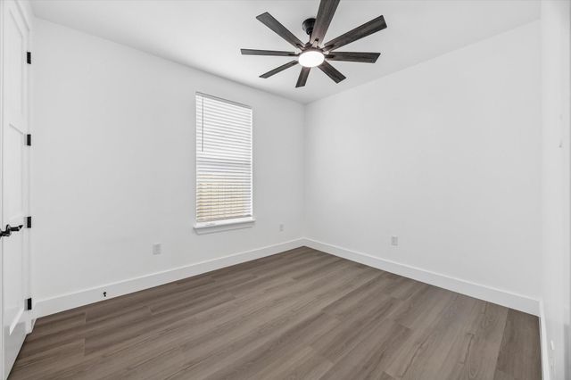 428 Neyland Street, Houston, TX 77022