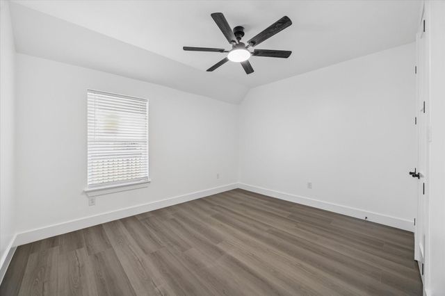 428 Neyland Street, Houston, TX 77022