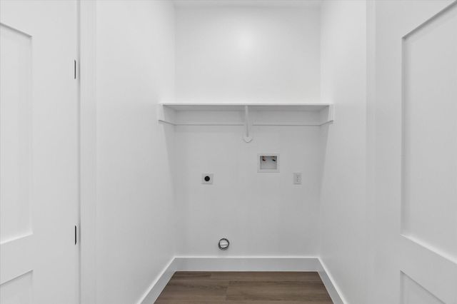 428 Neyland Street, Houston, TX 77022