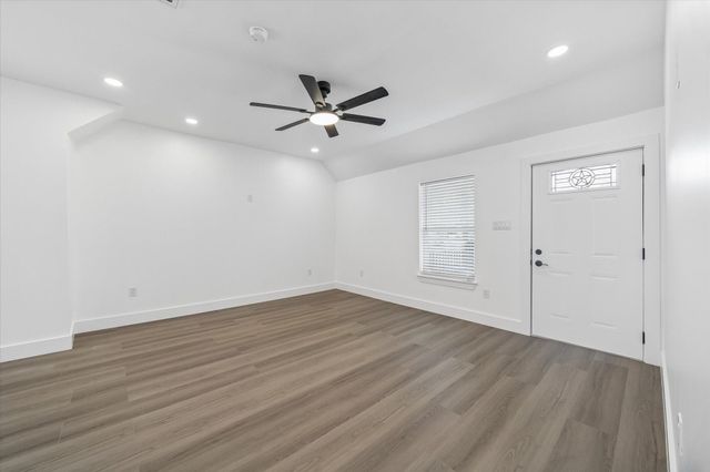 428 Neyland Street, Houston, TX 77022