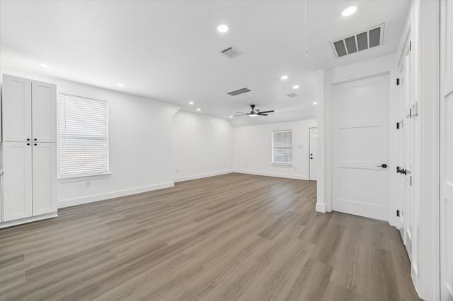 428 Neyland Street, Houston, TX 77022
