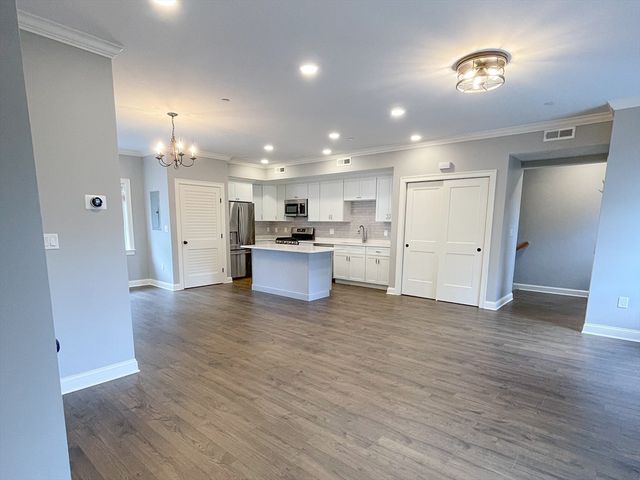 862 Washington St. 3, Norwood, MA 02062