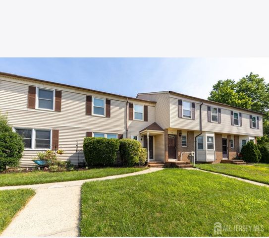 3 Tiger Lilly Court, Sayreville, NJ 08872