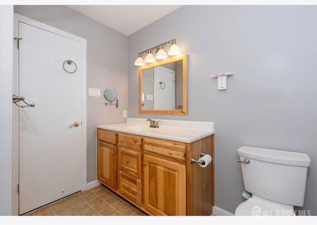 3 Tiger Lilly Court, Sayreville, NJ 08872
