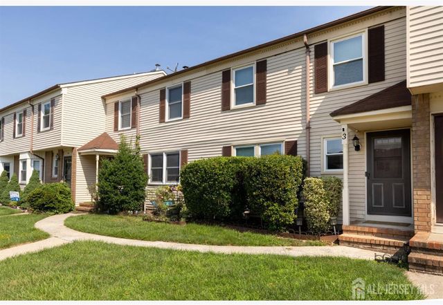 3 Tiger Lilly Court, Sayreville, NJ 08872
