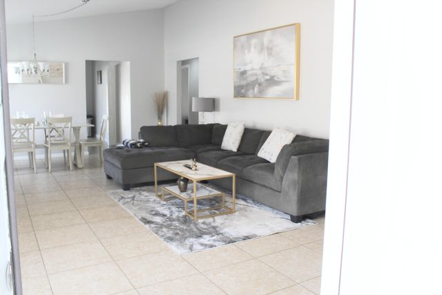 520 N Southridge Road N, Delray Beach, FL 33444