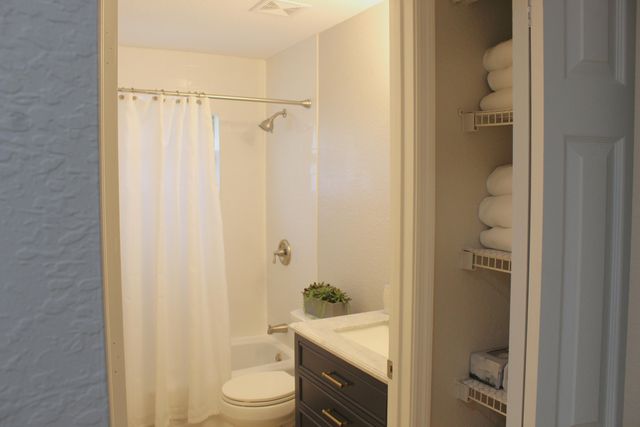 520 N Southridge Road N, Delray Beach, FL 33444