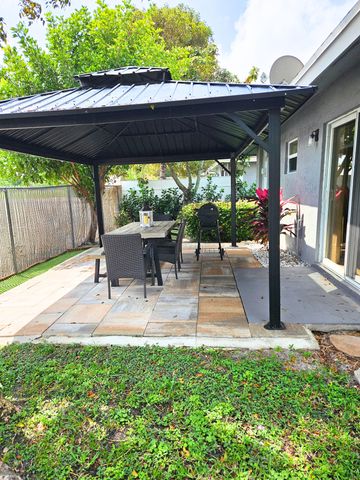 520 N Southridge Road N, Delray Beach, FL 33444