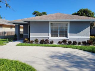 520 N Southridge Road N, Delray Beach, FL 33444