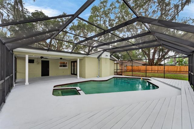 903 OLD DARBY STREET, Seffner, FL 33584