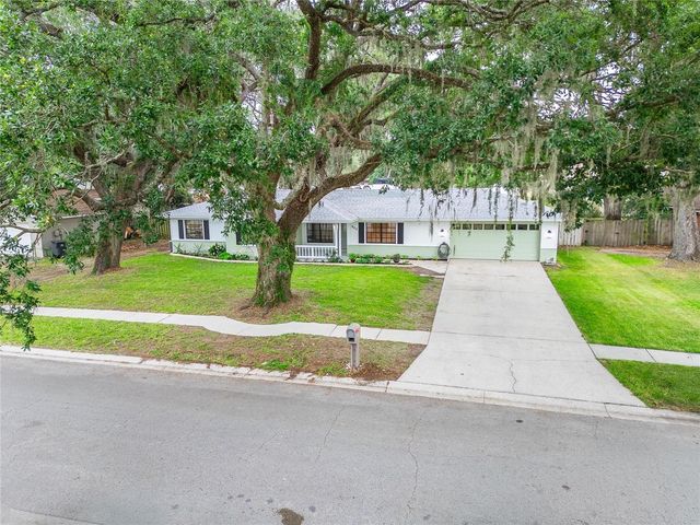 903 OLD DARBY STREET, Seffner, FL 33584