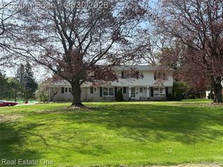 26023 Meadow Drive, Franklin, MI 48025
