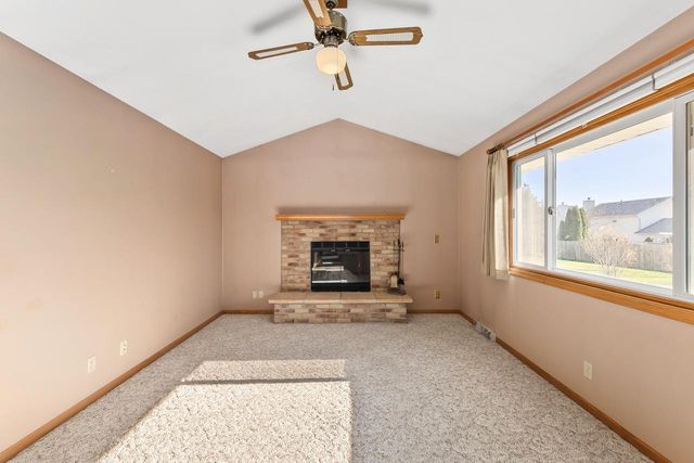 621 E Mary LANE, Oak Creek, WI 53154