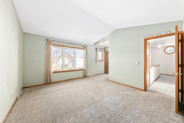 621 E Mary LANE, Oak Creek, WI 53154