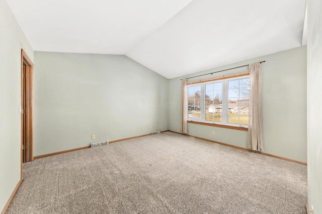 621 E Mary LANE, Oak Creek, WI 53154