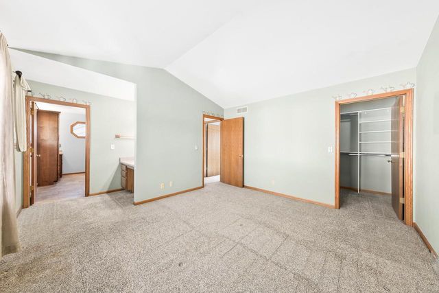 621 E Mary LANE, Oak Creek, WI 53154