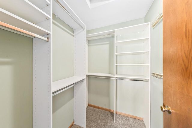 621 E Mary LANE, Oak Creek, WI 53154