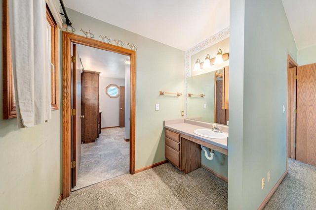 621 E Mary LANE, Oak Creek, WI 53154