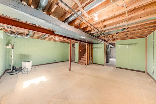 621 E Mary LANE, Oak Creek, WI 53154