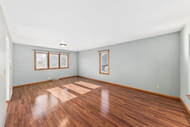 621 E Mary LANE, Oak Creek, WI 53154