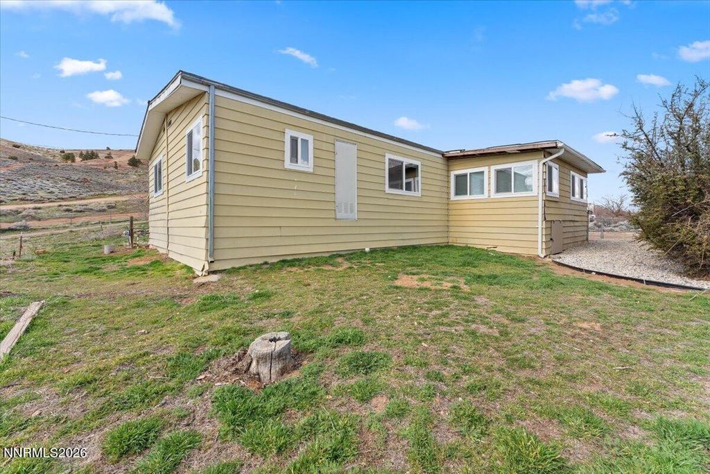 Image 27 of property listing at 384 Loster Way, Sun Valley, NV 89433