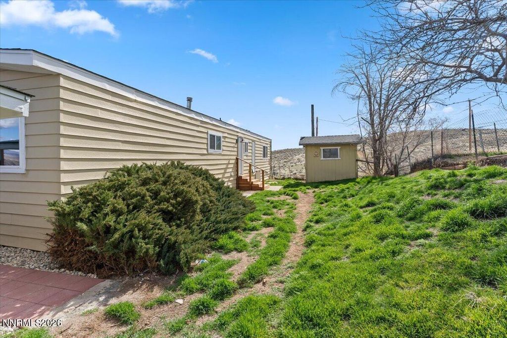 Image 33 of property listing at 384 Loster Way, Sun Valley, NV 89433