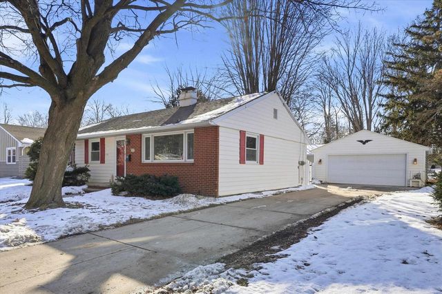 1237 E CALUMET STREET, Appleton, WI 54915