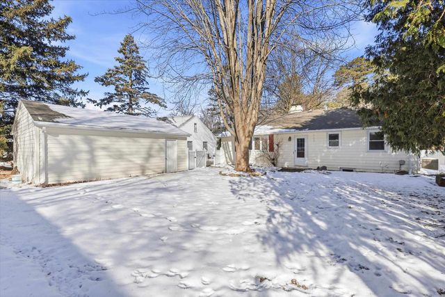 1237 E CALUMET STREET, Appleton, WI 54915