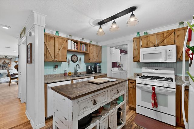 202 Senter Valley Road, Irving, TX 75060