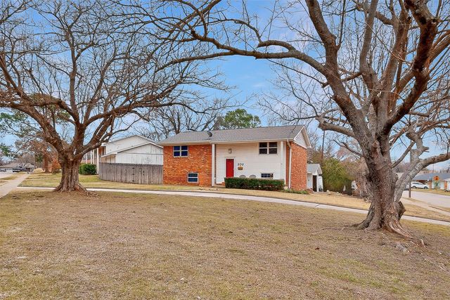 202 Senter Valley Road, Irving, TX 75060