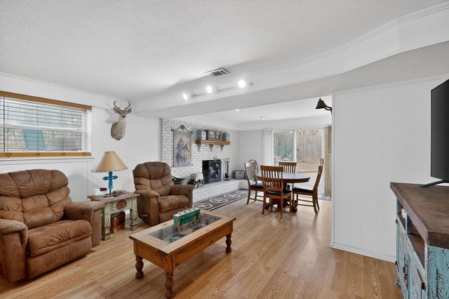 202 Senter Valley Road, Irving, TX 75060