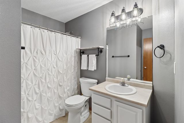 602 SE Michael Drive, Ankeny, IA 50021