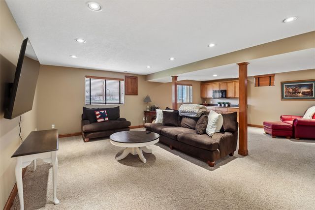 602 SE Michael Drive, Ankeny, IA 50021