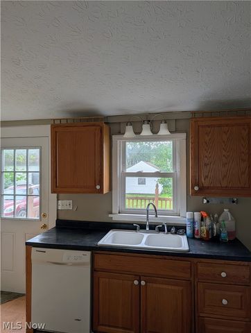 225 W Ohio Avenue, Sebring, OH 44672