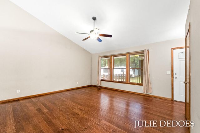 17722 148th Avenue, Spring Lake, MI 49456