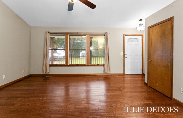 17722 148th Avenue, Spring Lake, MI 49456