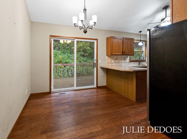 17722 148th Avenue, Spring Lake, MI 49456