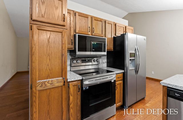 17722 148th Avenue, Spring Lake, MI 49456