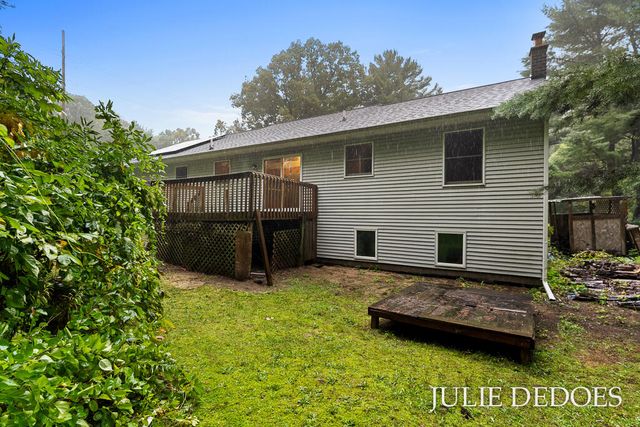 17722 148th Avenue, Spring Lake, MI 49456