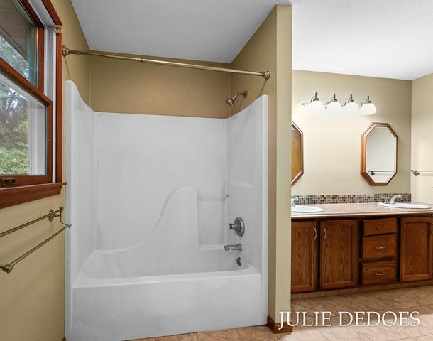 17722 148th Avenue, Spring Lake, MI 49456