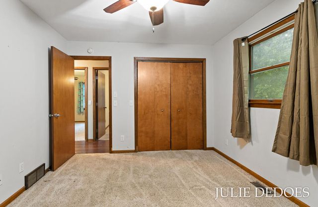 17722 148th Avenue, Spring Lake, MI 49456
