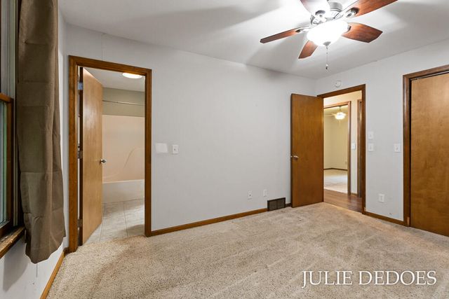 17722 148th Avenue, Spring Lake, MI 49456