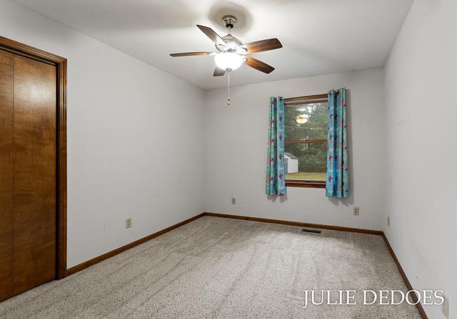 17722 148th Avenue, Spring Lake, MI 49456
